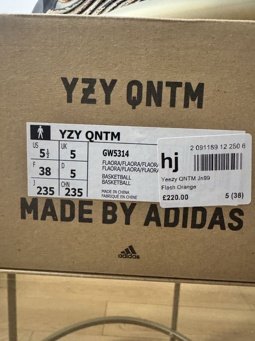 Adidas YZY noi, marime 38.