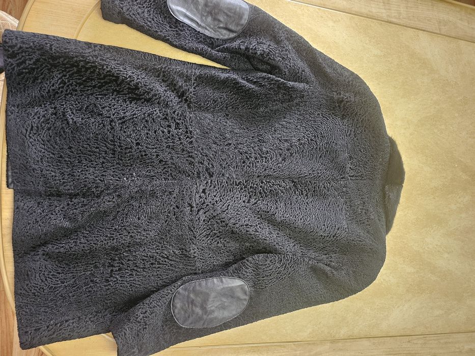 Продам Каракуча  б/у мужское пальто