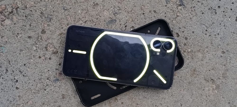 Nothing phone (1) 8+8/256 гб есть обмен