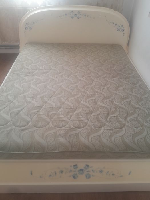 Продам спальный гарнитуры