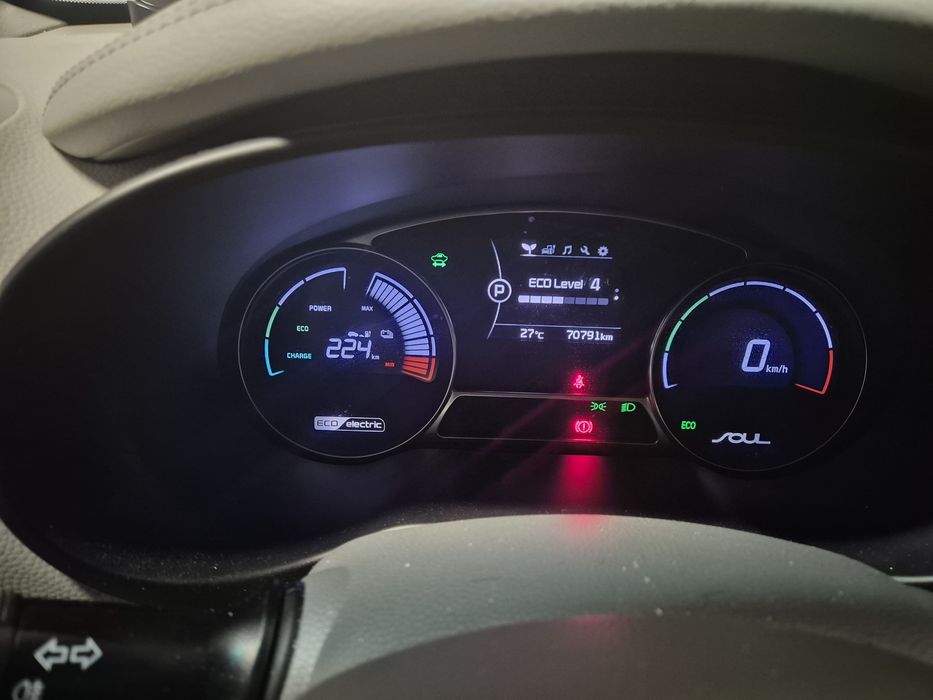 Kia SOUL ELECTRIC / 2018 / 75k KM / 27 KW