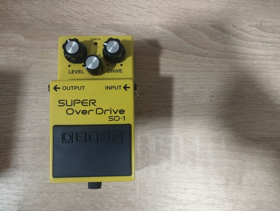 педаль эффектов boss sd1