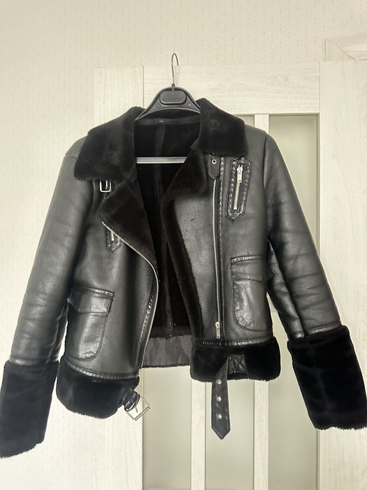 Продам куртку в хорошем состоянии