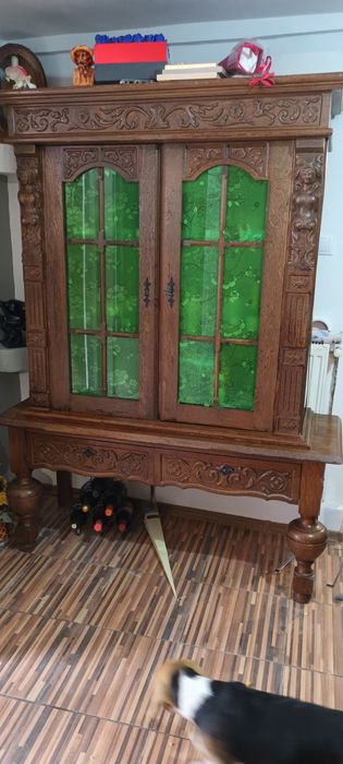Mobila deosebita ,stare foarte bună comoda+vitrină ,adusa din Belgia,