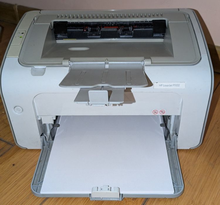 Продам принтер HP LaserJet P1102