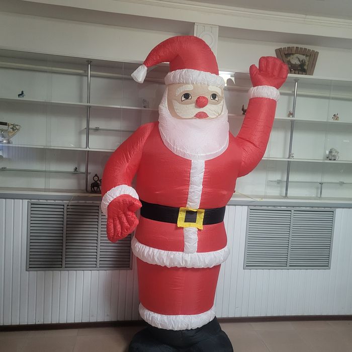Надувные фигуры Деда Мороза