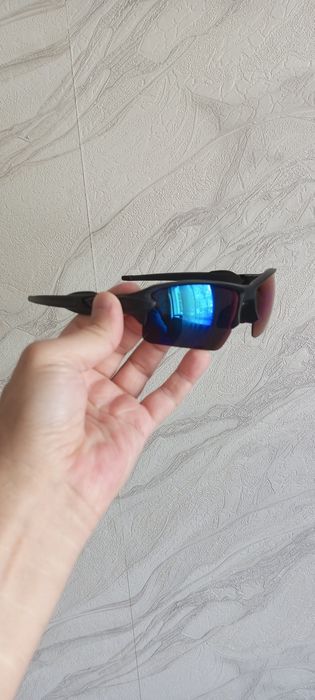 Продам новые - солнечные Очки .
