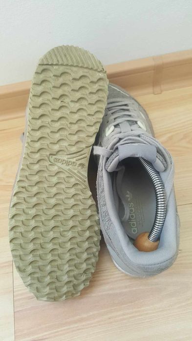 Adidas originals ZX 700     38