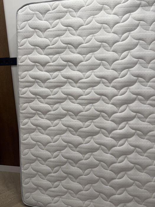 Продам матрас  180x200