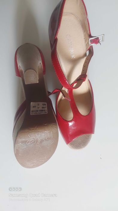 Дамси сандали с висок ток