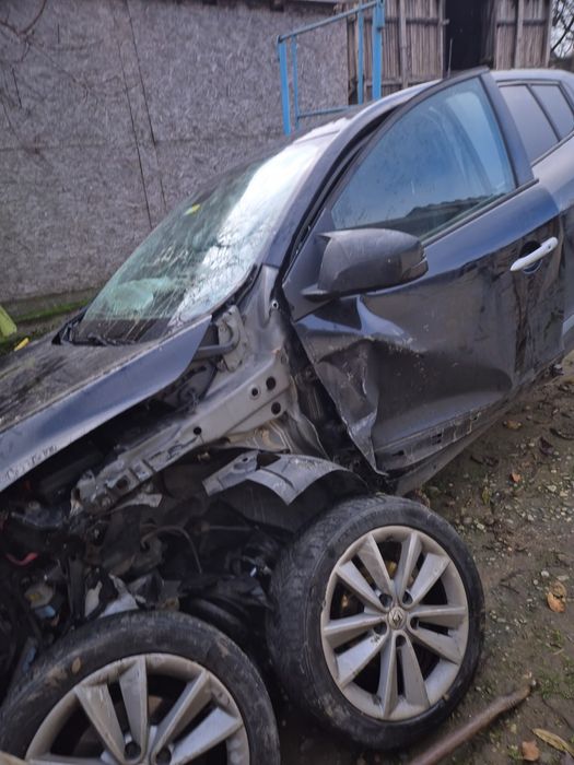 Megane 3 , 1.5dci , pentru dezmembrări