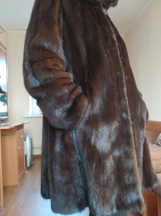 Продам норковую шубу