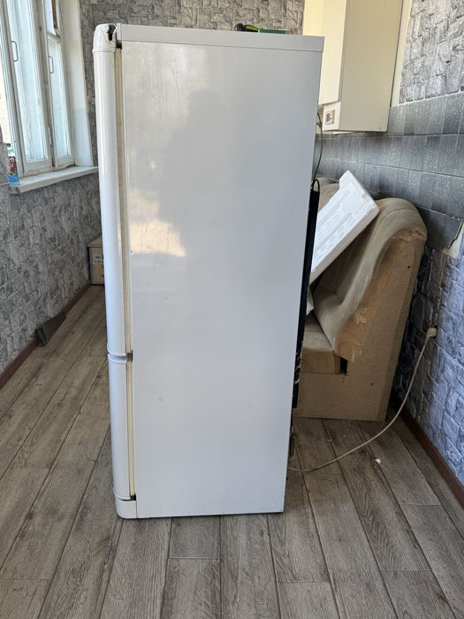 Продам холодильник 10 тыс
