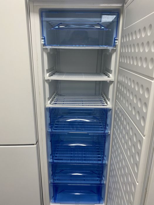 Фризер Bosch 230 l