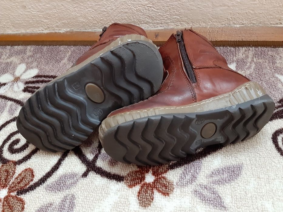 Детски ботички естествена кожа номер 26