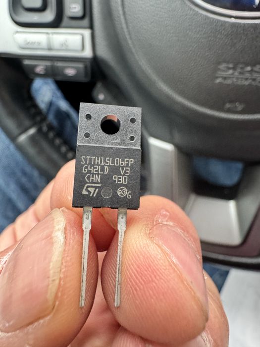 STTHLSL06FP  Диодный мост, симистор