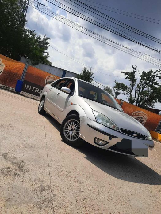 Dezmembrez ford focus 1.6 benzina 2002