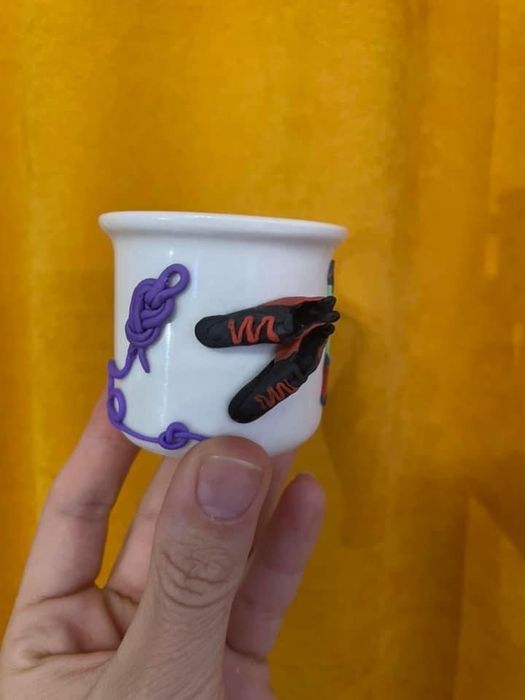 Чаша керамична с декорация от полимерна глина