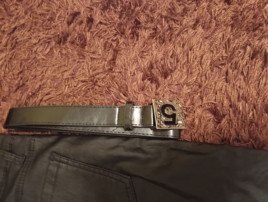 Дамски панталон по тялото