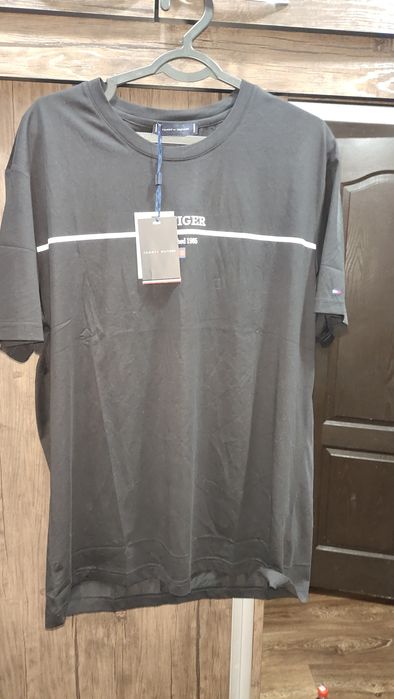 Футболки и Рубашка Tommy Hilfiger