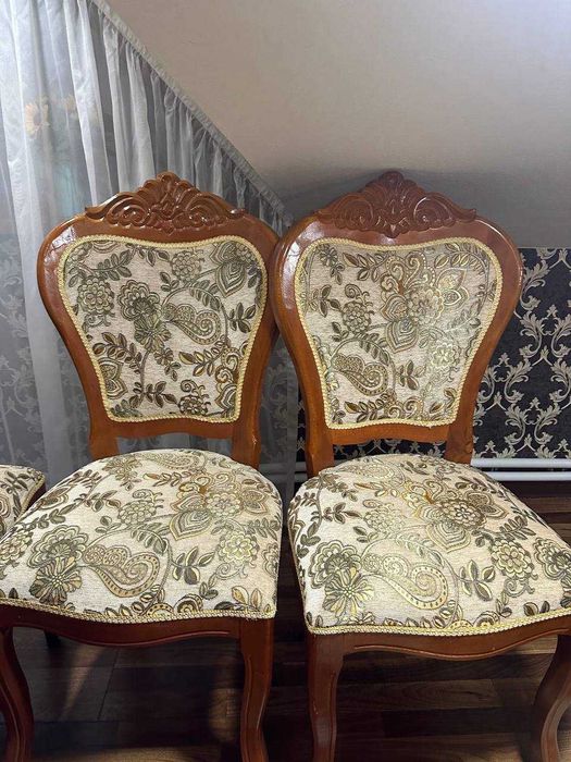 Стол стул для гостиной  12 кишилик  холати аъло даражада