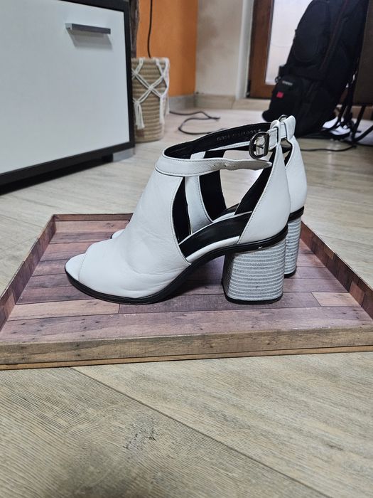 Дамски сандали 39