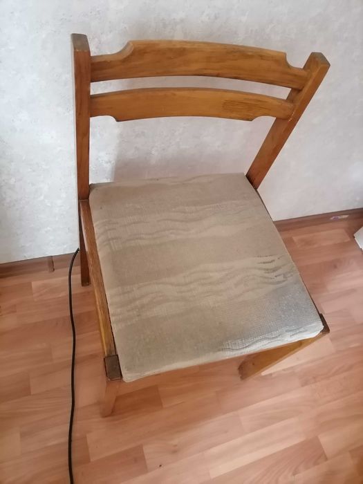 Стол со стульями