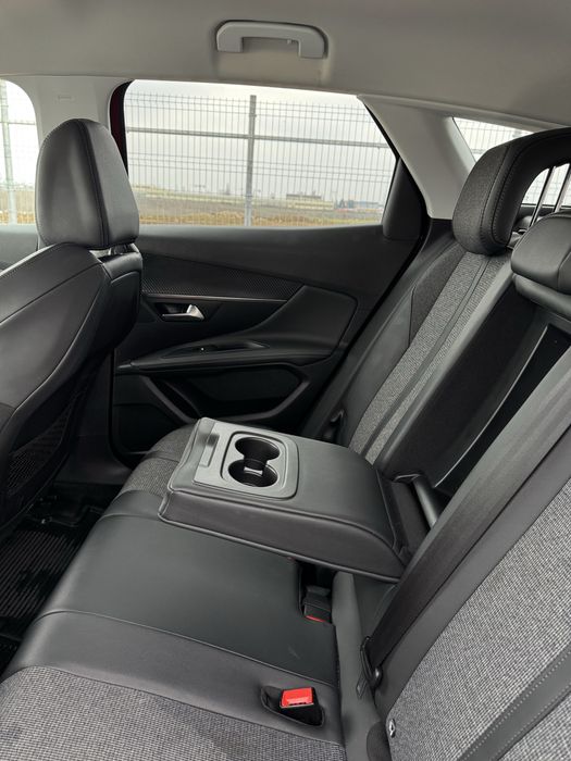 Peugeout 3008 ,1.2 benzina turbo 130 cai puretech
