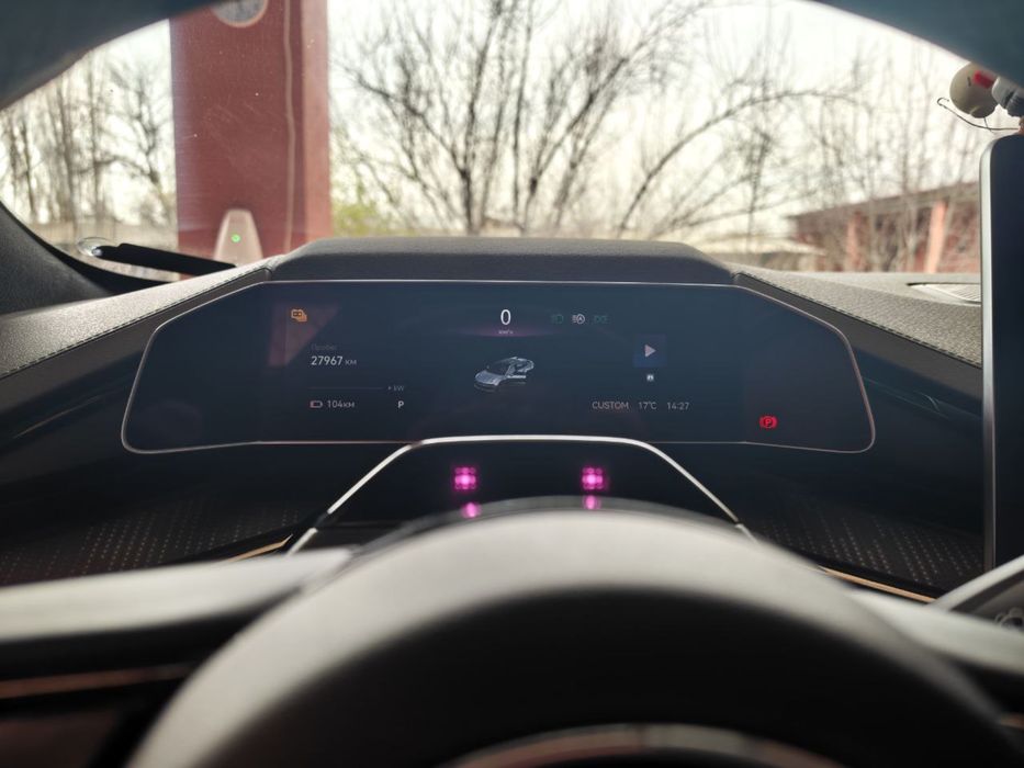 Продаю авто zeekr 001 в   Идеальном состаяние