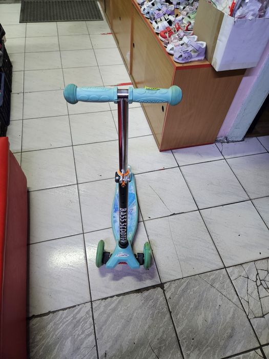 Продам самокат  б/у