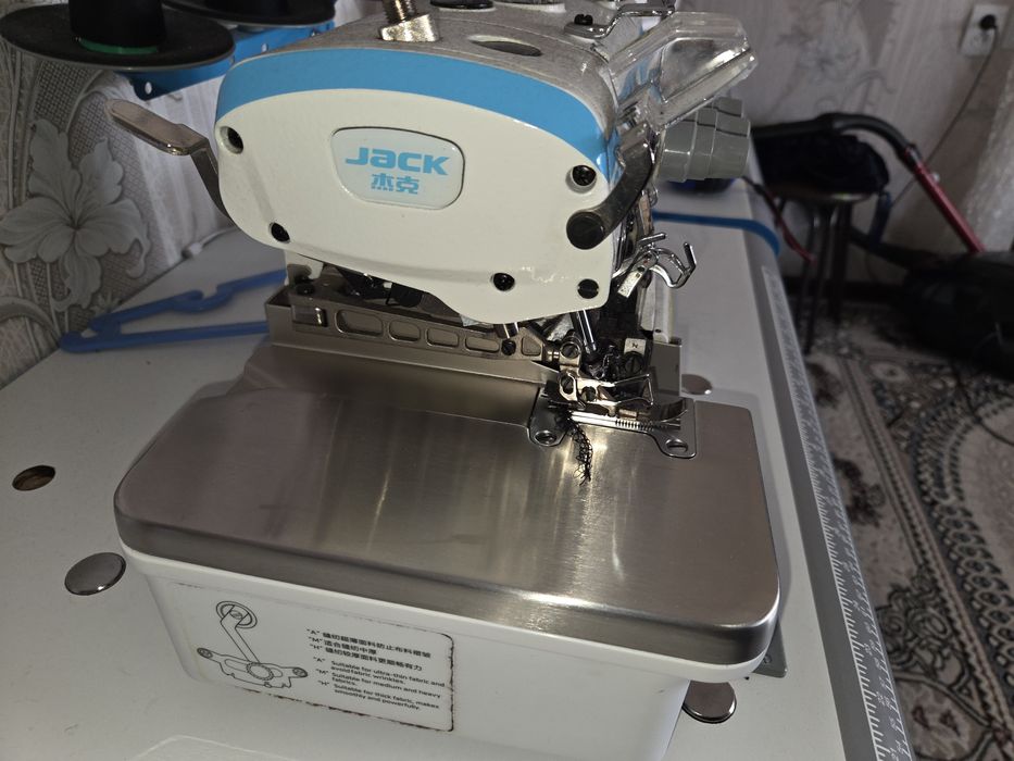 Продаются швейные машинки Jack A4B и Jack E4S