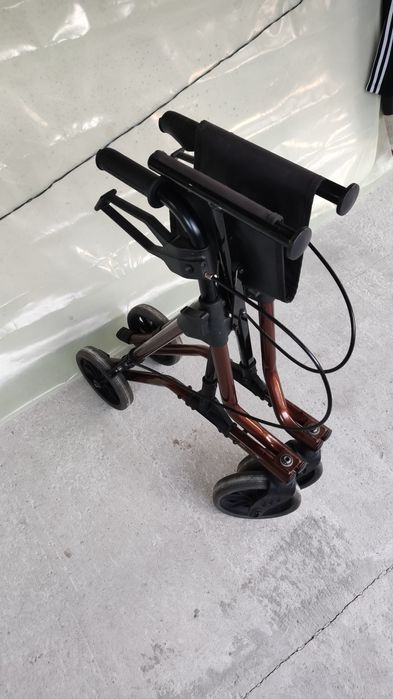 алуминиева проходилка ролатор