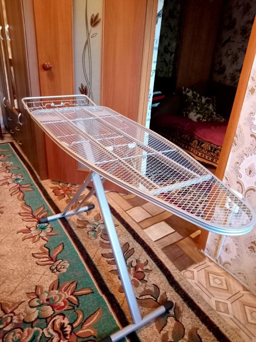 Продам гладильную доску.