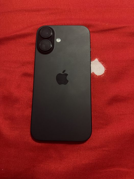 Vand iphone 16  95 sanate