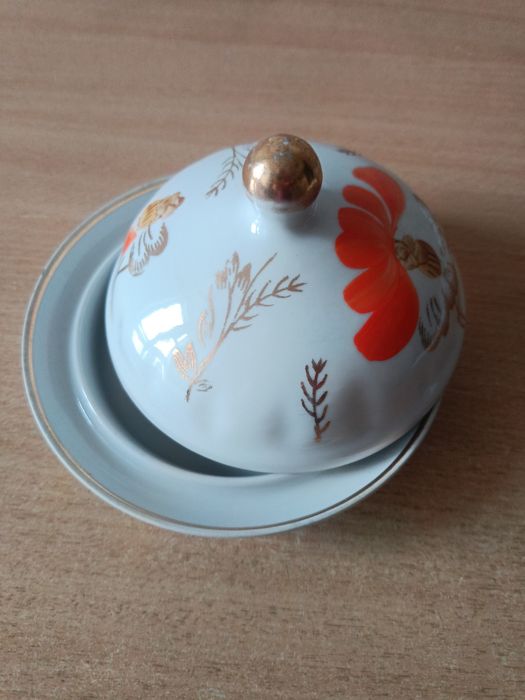 Масленка фарфоровая