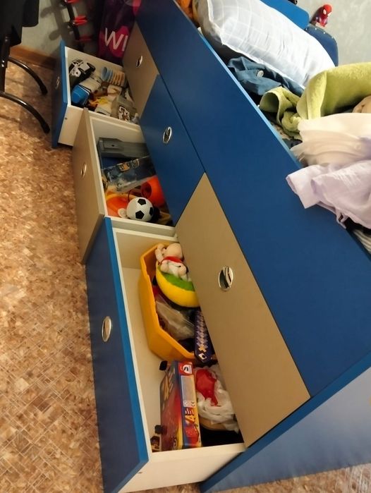 продам кровать срочно
