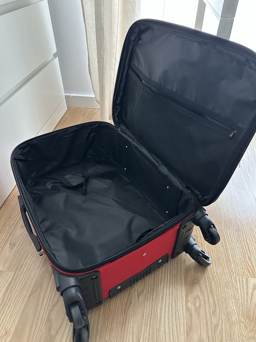 Valiză calatorie cu roti