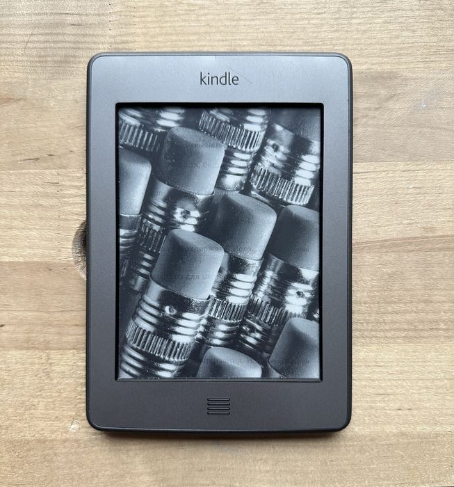 Продам электронную книгу Kindle Touch (4 gen).