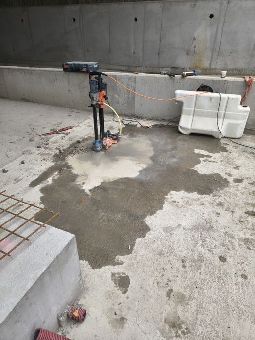 Execut carotări în beton armat rapid și fără vibrații.
