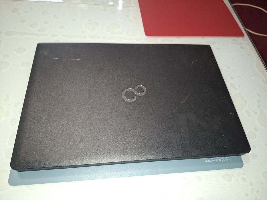 Fujitsu A555 cu Intel i3, gen5, 12 gb ram, Bluetooth,  baterie ok