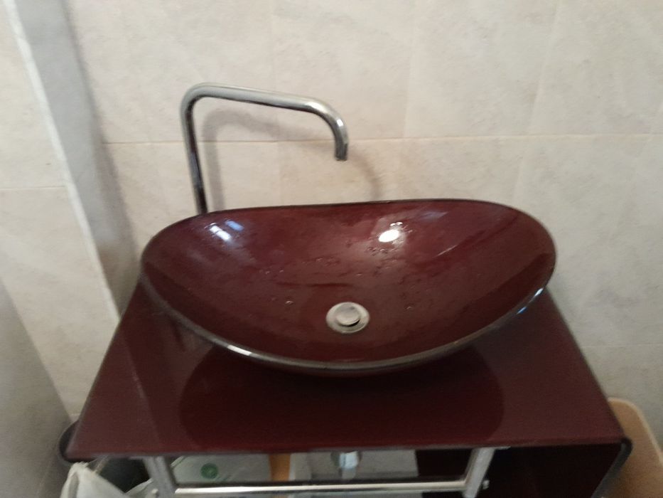 Комплект цветна мивка за баня от масивно стъкло