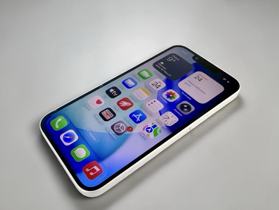 Apple iPhone 14 128GB Starlight Отличен!