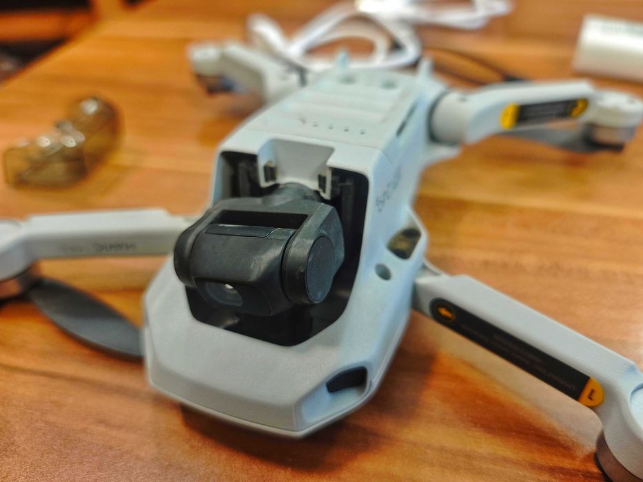 Дрон DJI Mavic Mini Fly More Combo – Перфектно състояние, Пълен комплект