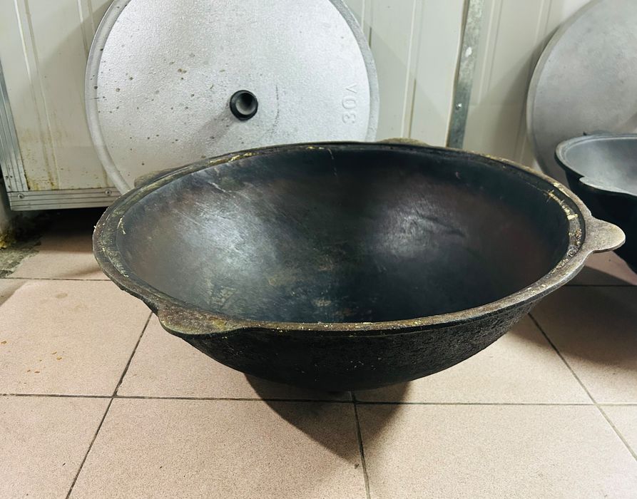 Казаны 22 и 30л чугун