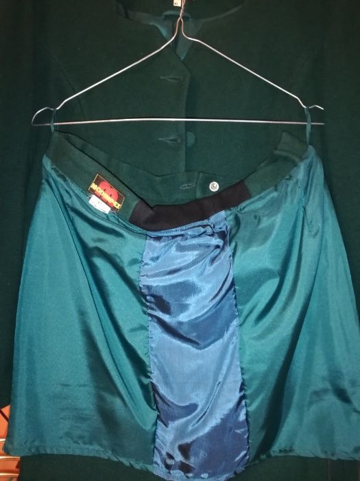 Costum de dama verde din lână sacou+fusta masura 40