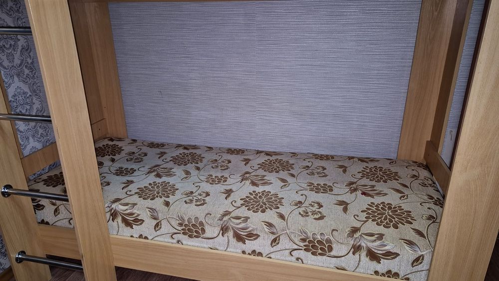 Двухярусная кровать продам самовывоз