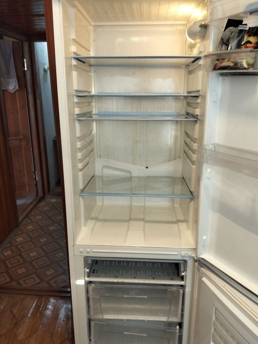Продам холодильник Индезит