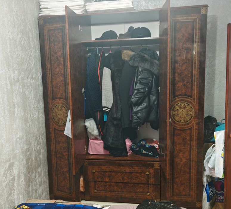 Продам шифоньер 20000 т.