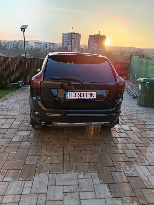 Vând Volvo XC60 2011