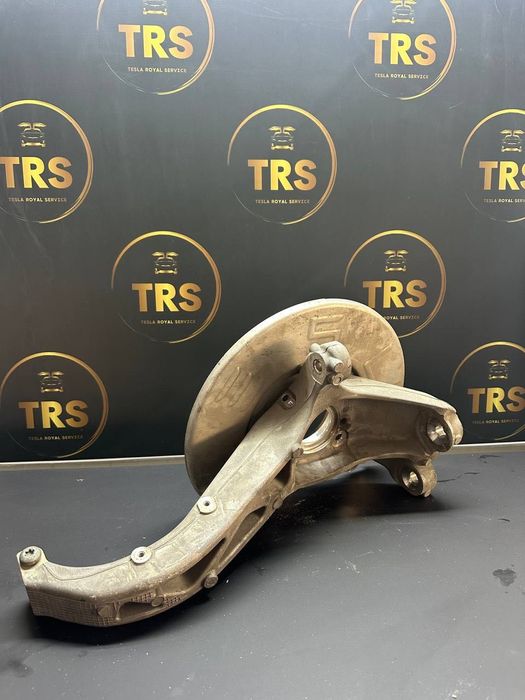 Продавам преден заден шенкел Tesla model 3SYX нови и второупотреба